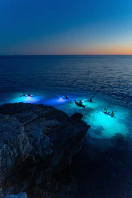 Pula: Night Kayak Tour with Glowing Kayaks - Why Pula looks different from a glowing kayak at night