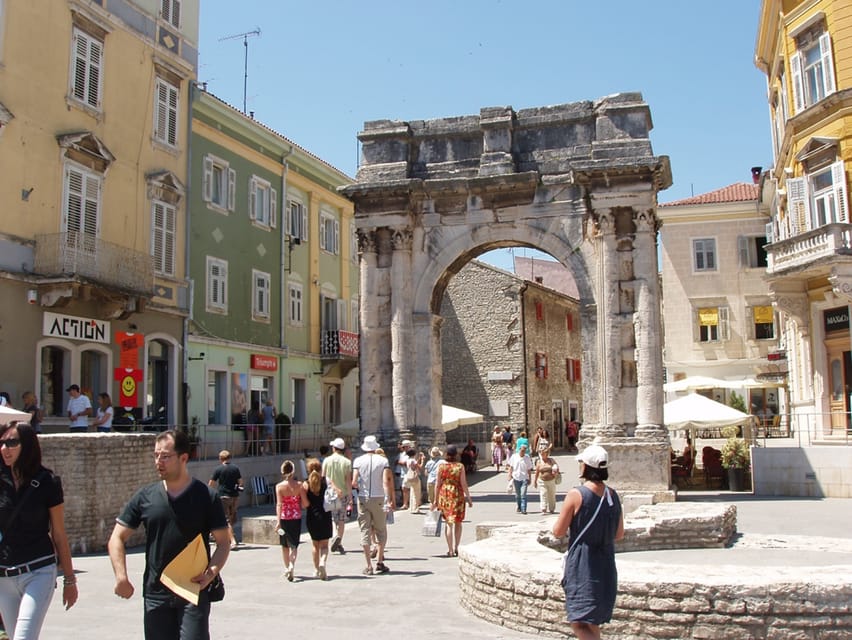 Pula: Old Town Walking Tour for Foodies with Dinner and Wine - Wine in the mix: 3 glasses that keep the dinner grounded
