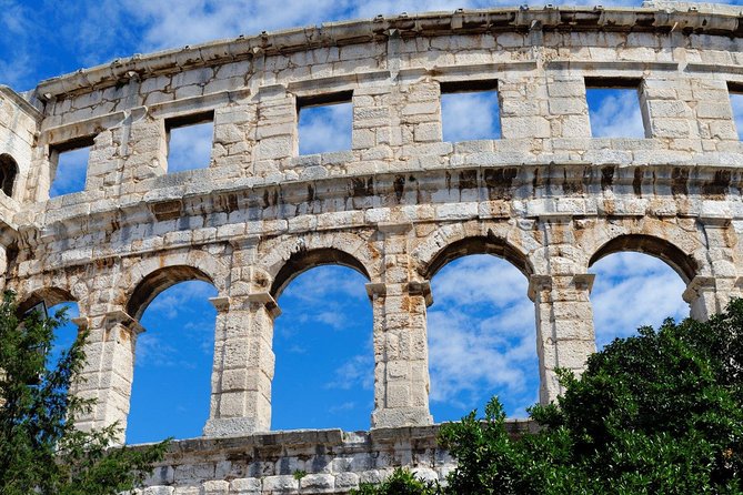 Pula walking tour - Arco dei Sergi: a small stop that ties things together