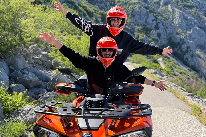 Quad Tour to skywalk biokovo Makarska by Amigos - Stop 4: Picnic snacks, juice, cookie, and the chance of wild horses