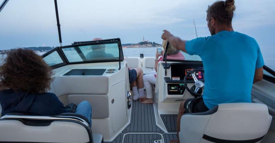 Rovinj: Sunrise Dolphins & Fishermen at Work Speedboat Tour - The 20-minute speedboat run offshore: quiet focus time