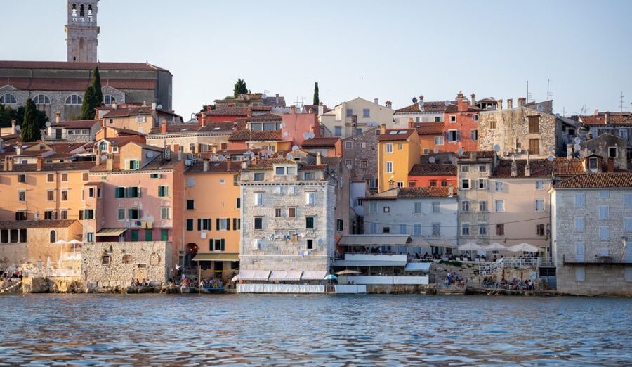 Rovinj: Sunrise Dolphins & Fishermen at Work Speedboat Tour - Sunrise light, photo moments, and Rovinj from the sea
