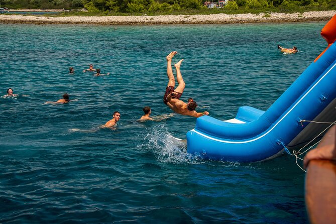Slatine - Island Hopping Excursion (Trogir/Blue Lagoon/Shipwreck) - Crowds, seating, and the boat logistics that can make or break it