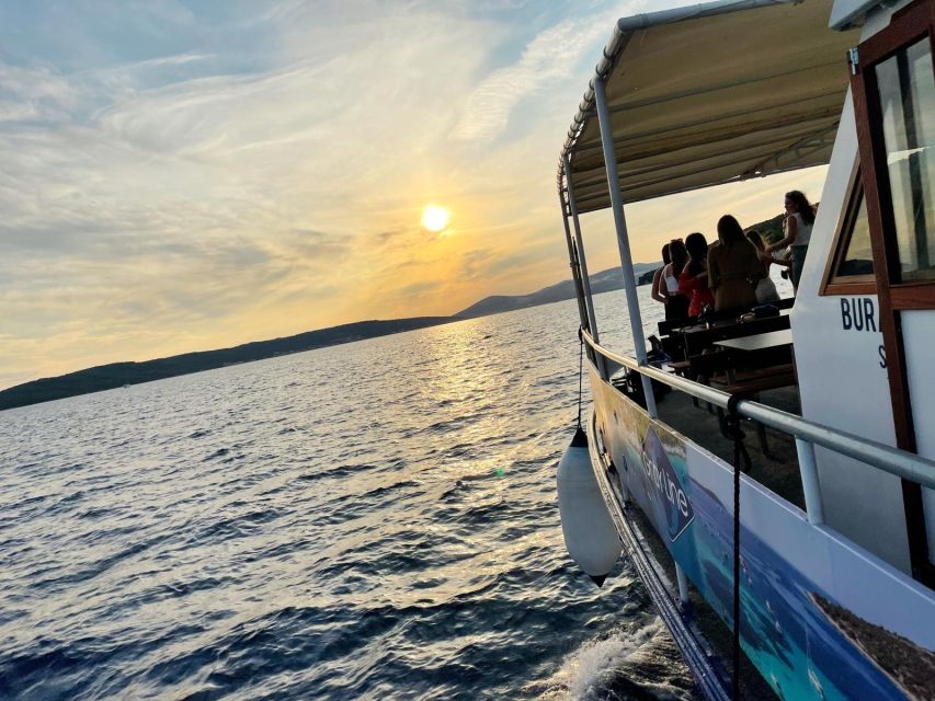 Split: 1.5-Hour Riviera Boat Cruise with a Free Drink - Champagne, Music, and the Captain’s Easy Explanations