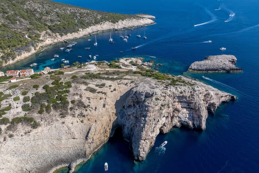 Split: Blue Cave & Hvar Small-Group Speedboat Tour - Stiniva Cove snorkeling: the narrow-bay swimming stop
