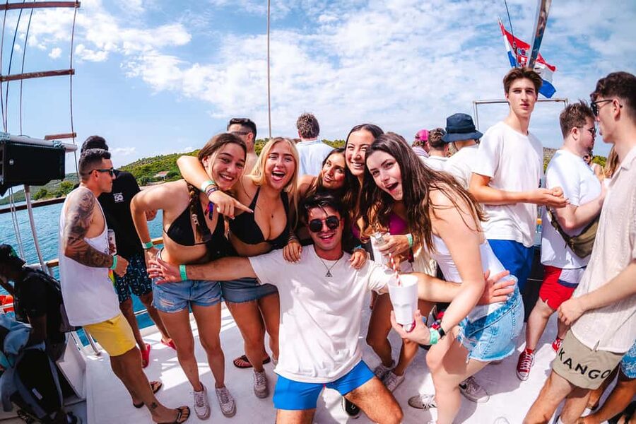 Split: Blue Lagoon Boat Party, Djs, Swim, Shots & AfterParty - Who should book, and who should skip this one