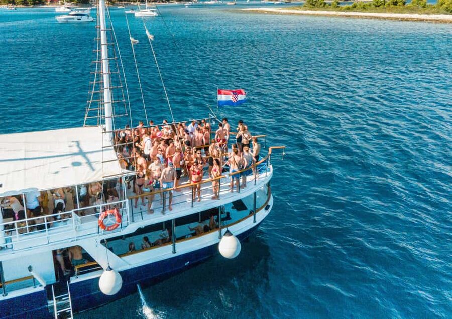 Split: Blue Lagoon Boat Party, Djs, Swim, Shots & AfterParty - The starting cruise and the 80 minutes that set your mood