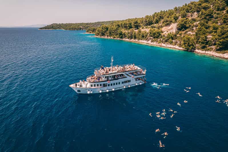 Split: Blue Lagoon, Borkko Beach & Šolta with Food & Drinks - Čiovo Island at Borkko Beach Bar: swim first, lounge after