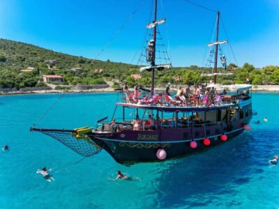 Blue Lagoon Underwater Museum Tour w/Lunch & Drinks