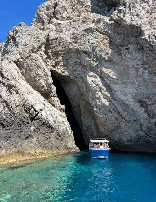 Split: Boat Tour to Blue Cave, Vis, Blue Lagoon, Hvar, Brač - Boat Comfort, Shade, and Why the Layout Matters