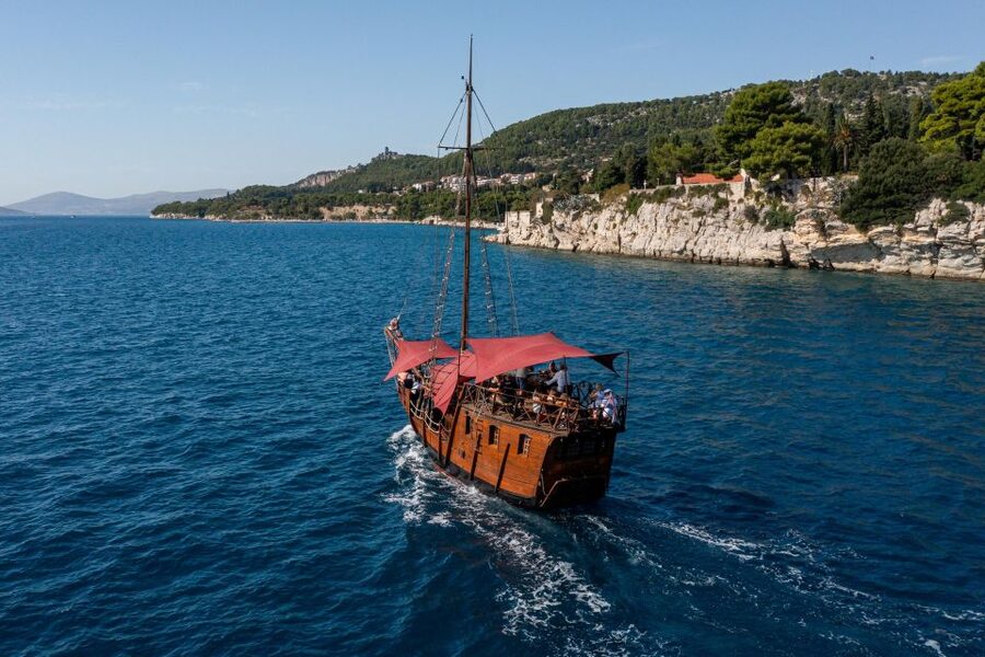 Split: Cruise on Unique Columbo's Pirate Ship "Santa Maria" - When conditions change: why you might get fewer swimming stops
