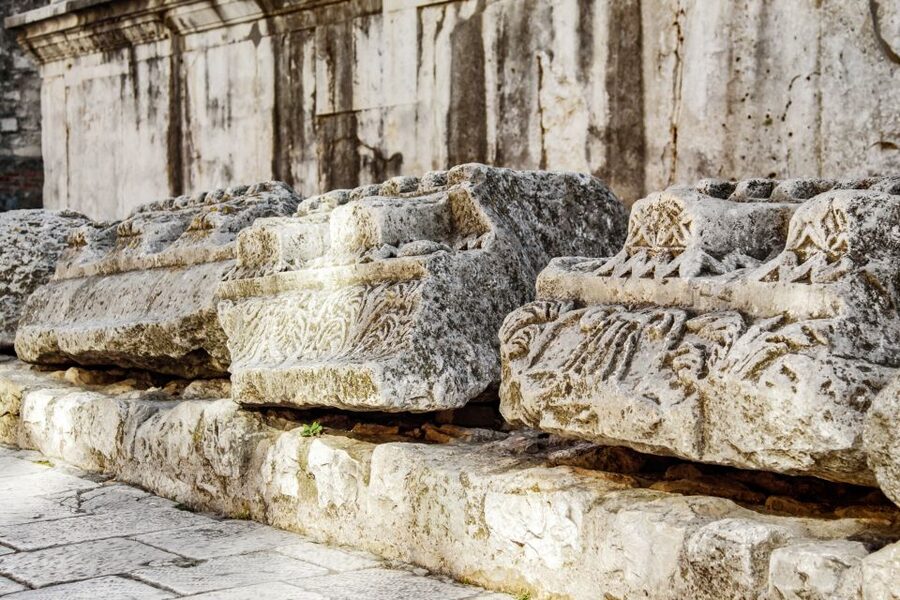 Split Game of Thrones Tour: City of Dragons - How the guide turns a walk into a story you remember