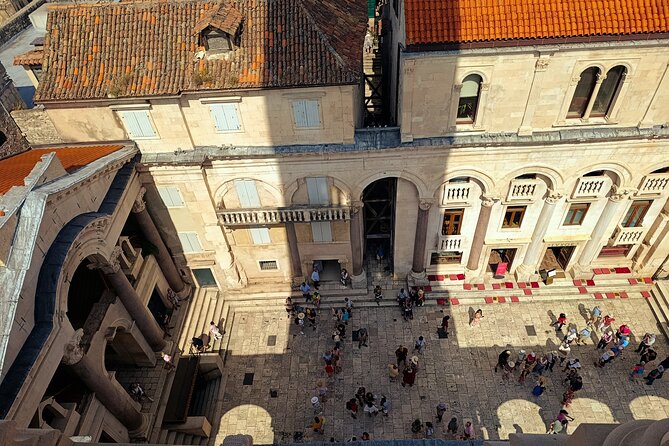 Split History Walking Tour - Rome away from Rome (small group) - Vestibulum of Diocletian’s Palace: the acoustics lesson