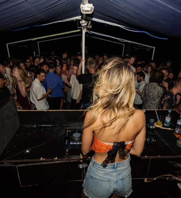 Split: Night Boat Party with DJ, Free Shots & After-Party - Should You Book Split After Dark Night Boat Party?