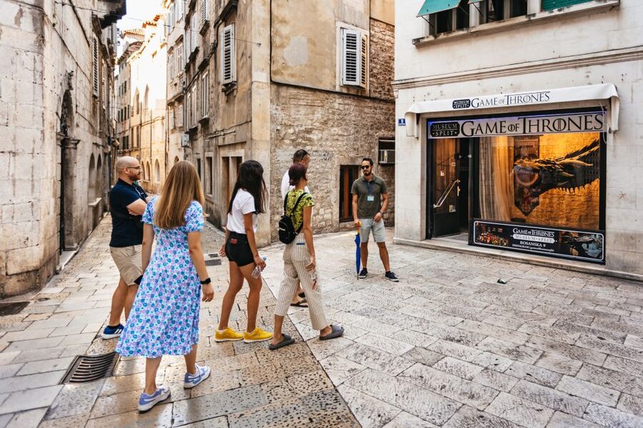 Split: Old Town and Diocletian Palace Walking Tour - Language options and private groups
