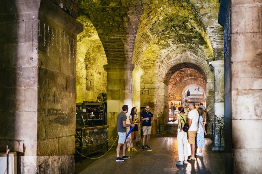 Split: Old Town and Diocletian Palace Walking Tour - Giardin Park and Gregory of Nin: history with a face