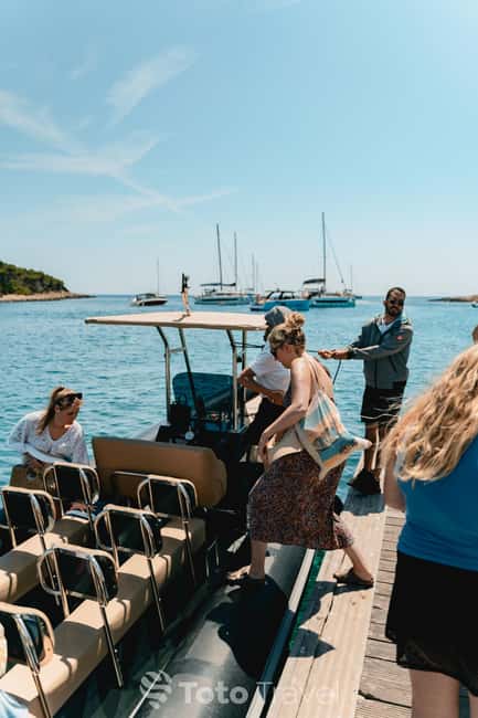 Split/Podstrana: Blue Cave, Hvar & 6 Islands Speedboat Trip - Milna on Brac: a calm harbor break
