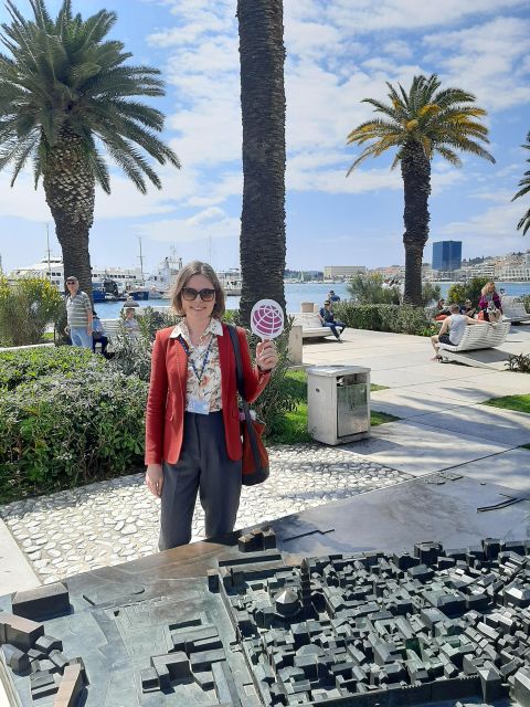 Split: Private Walking Tour in the Historical Town Center - Meeting on Riva by the bronze model, then walking where the city breathes