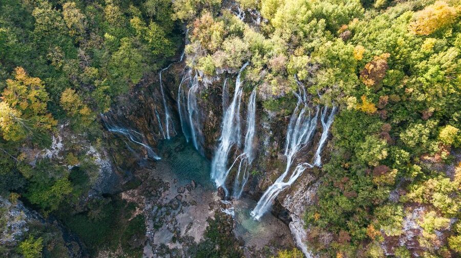 Split: Self-Guided Plitvice Lakes Day Tour with Boat Ride - What to bring and what not to do inside the park