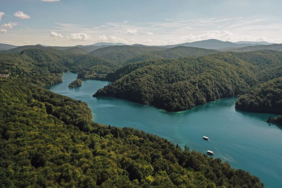 Split: Self-Guided Plitvice Lakes Day Tour with Boat Ride - The panoramic boat ride on the lower lakes: best views, best sound, best photos
