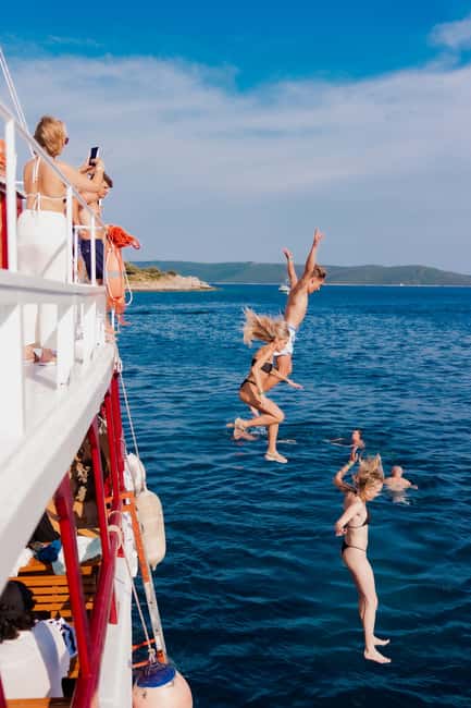 Split: Sunset Boat Party with Live DJs and Blue Lagoon Swim - Who this suits best, and who should skip it