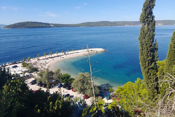 Split Tour by Electric Tuk-Tuk: Top City Highlights - Obojena Svjetlost Beach and Villa Dalmacija: When the City Turns Coastal