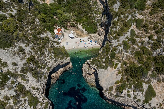 Split/Trogir: Blue Cave, Vis, and Hvar Speedboat Day Tour - Stiniva Cove: The Beach That Looks Like It’s Secret, Even When Crowds Exist