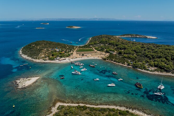 Split/Trogir: Blue Cave, Vis, and Hvar Speedboat Day Tour - Hvar Town and Fortress: How to Use Your Final Two Hours