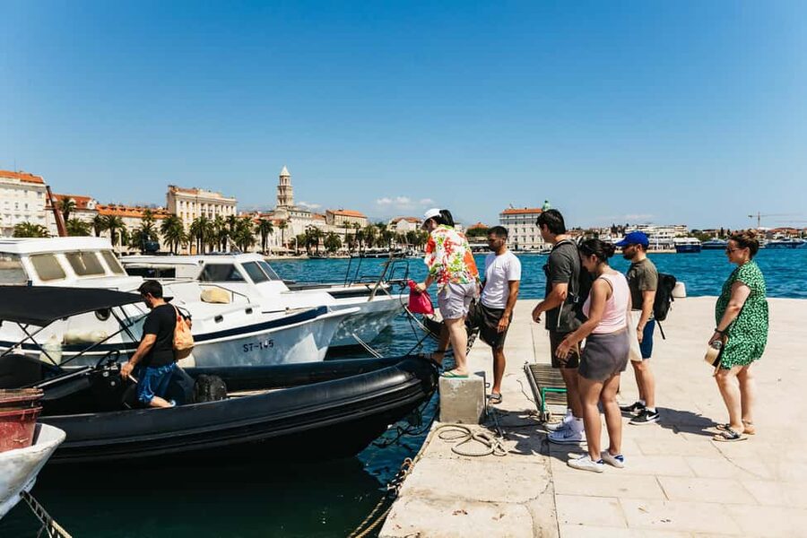 Split/Trogir: Blue Lagoon and 3 Islands Speedboat Tour - Maslinica on Šolta: a calmer island pause for strolling and breathing