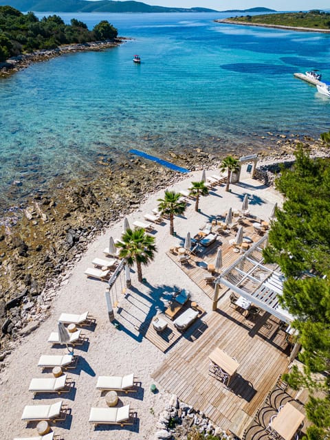 Split/Trogir: Half-Day 3-Island Speedboat Adventure - Duga Cove on Čiovo, Beach Bar Borkko Time and a Second Swim