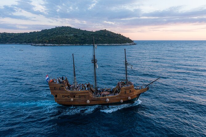Sunset Panorama Cruise with a Guide on a Wooden Galleon - Key points before you go