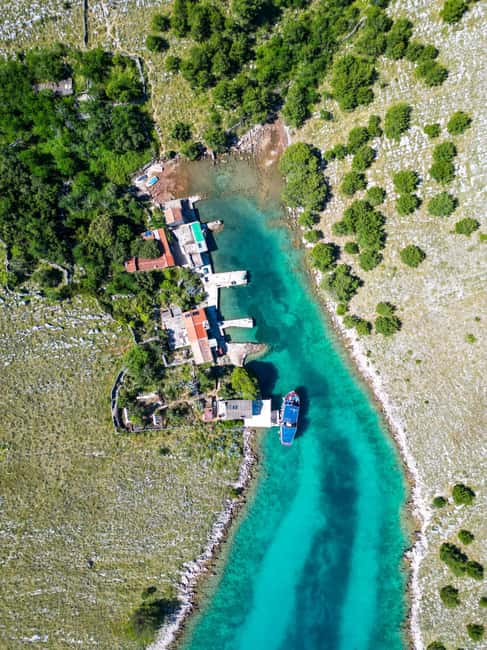 SURPRISE TOUR KORNATI & TELASCICA Boat Tour(po Polsku) - Lunch on Board Terrace: Grilled Fish, Chicken, and a Seasonal Salad