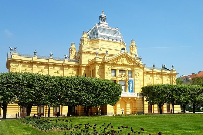 The best of Zagreb in half-day - Private 4-h tour - Mirogoj Cemetery, Where Walking Feels Like a Quiet Museum