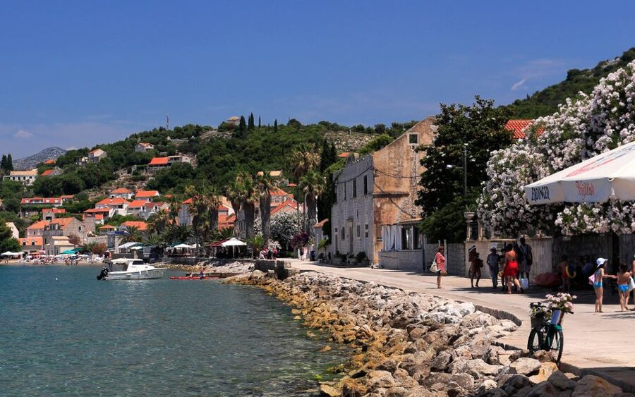 Three Island Boat Tour With Lunch - Key Points at a Glance