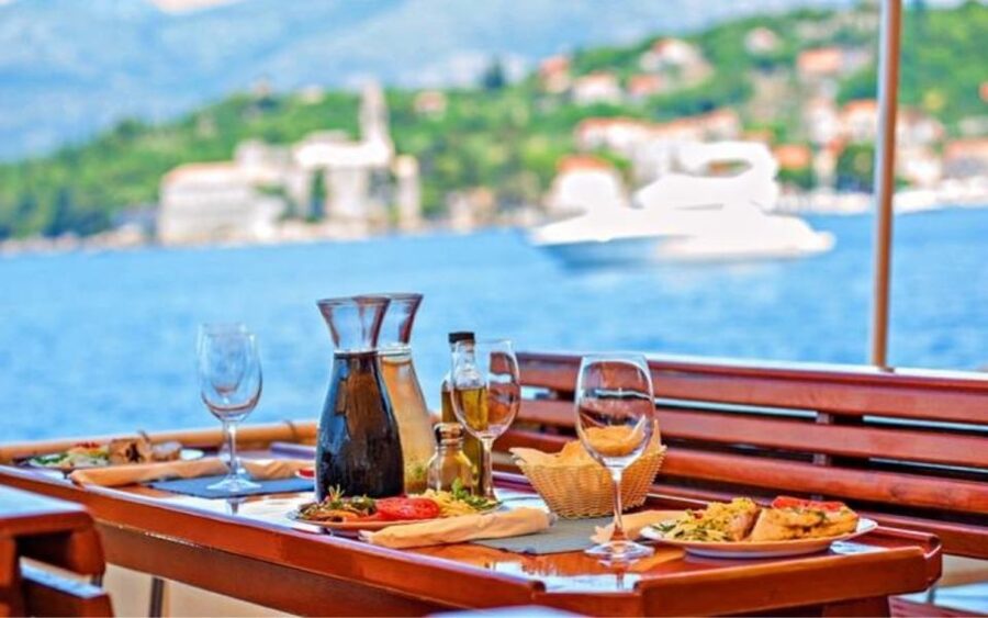 Three Island Boat Tour With Lunch - Lunch and Drinks: Three Options, Plus Wine and Brandy