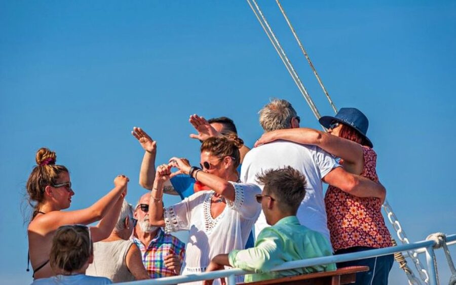 Three Island Boat Tour With Lunch - The Boat Crew Makes or Breaks the Day