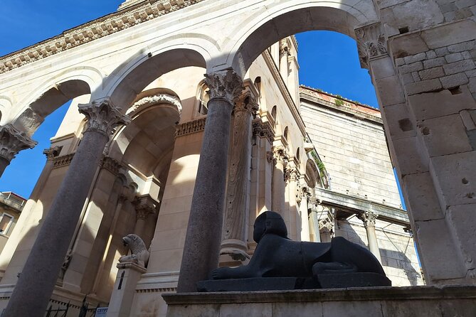 Top-Rated Split Game of Thrones and History City Walk - Dracarys! - Vestibulum stop: Unsullied action and live Dalmatian songs