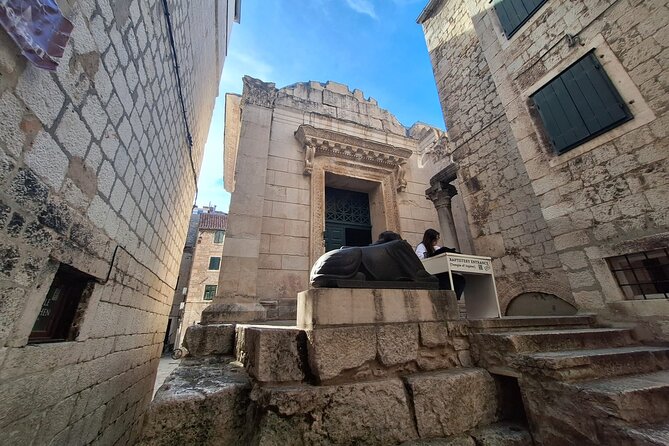 Top-Rated Split Game of Thrones and History City Walk - Dracarys! - City Museum of Split and the walk to Riva Harbor