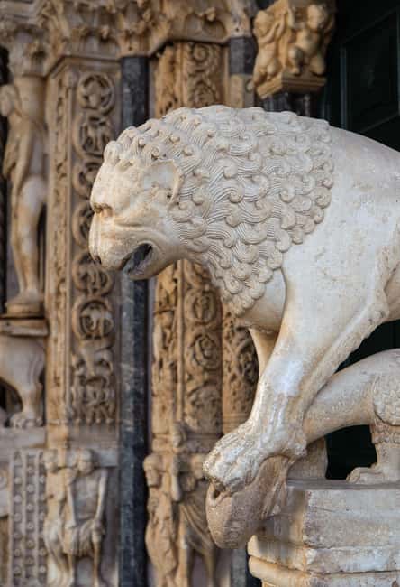 Trogir 1.5-Hour City Tour - Knežev Dvor and the Cathedral Lead-In: Where the Town’s Characters Take Shape