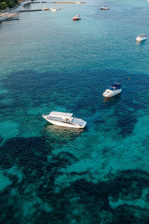 TROGIR: Blue Lagoon & 3 Islands Half-day Speedboat tour - Getting on the speedboat: Kamerlengo fortress to the islands