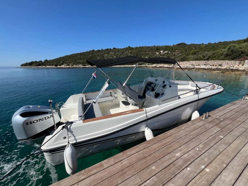 Trogir: Blue Lagoon and 3 Islands Speedboat Tour - Speed Over the Adriatic From Kamerlengo Castle