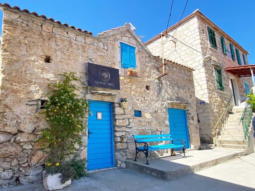 Trogir: Blue Lagoon, Maslinica, and Solinska Bay Boat Tour - Skippers and safety: why the names matter on a speedboat day