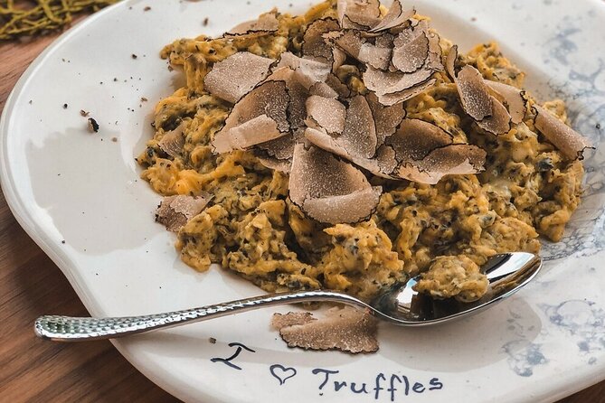 Truffle hunting & cooking tour - Stop 1: the Truffle Museum that sets expectations