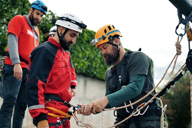 TUNNEL ABSEILING PLUS tour the underground - The cascading rock descent: the harder part of Abseil Plus