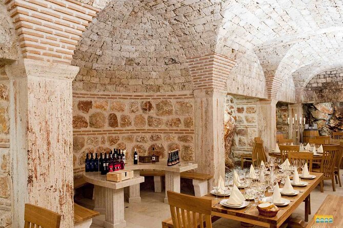 Twice the Wine - Two wineries half day tour, with delicacies - The Food and Wine Pairing: What Included Snacks Really Mean