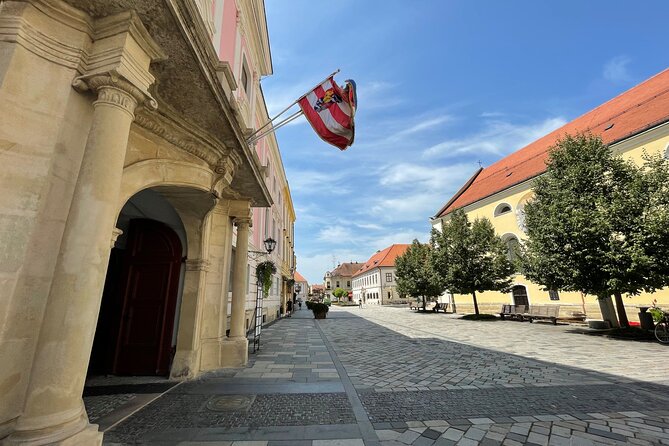 VarazdinTown & Trakoscan Castle, Small Guided Group from Zagreb - Transport, guide quality, and the value of a small group