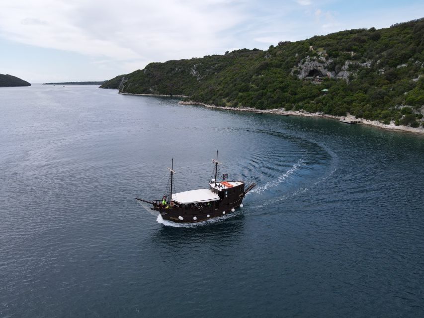 Vrsar: Lim Fjord Boat Tour with Swimming near Pirate's Cave - Lim Fjord from Vrsar: the boat part you actually came for