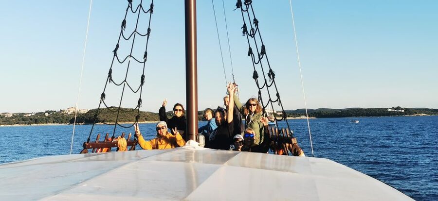 Vrsar: Lim Fjord Boat Tour with Swimming near Pirate's Cave - The dolphin possibility on the return ride