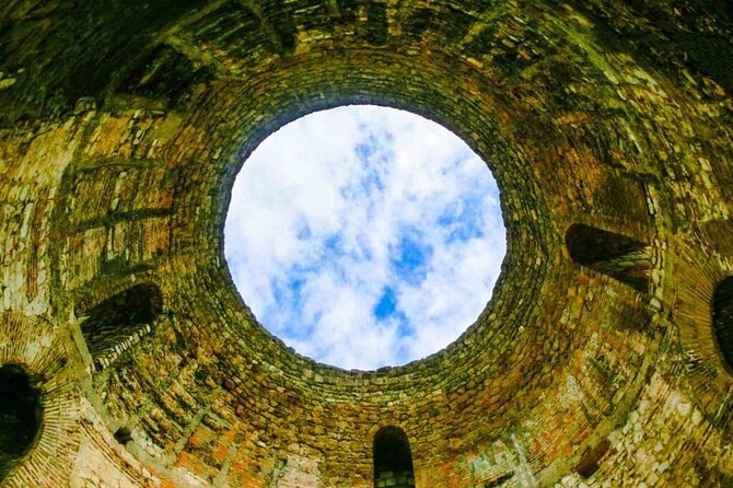Walking tour of Diocletian's Palace in Split - How group size affects your day