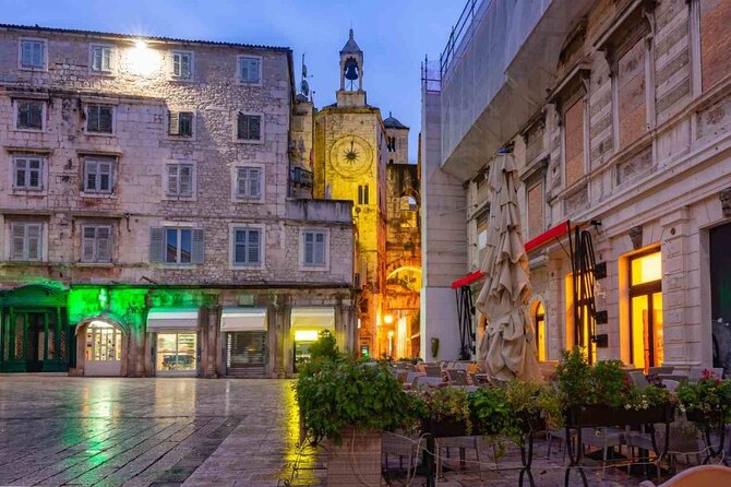 Walking tour of Diocletian's Palace in Split - Photo hotspots and local food tips, made practical
